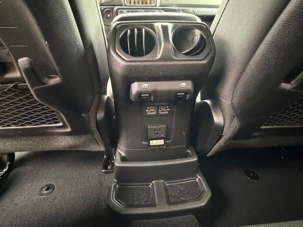Used 2023 Jeep Wrangler Unlimited Rubicon 4xe image 33