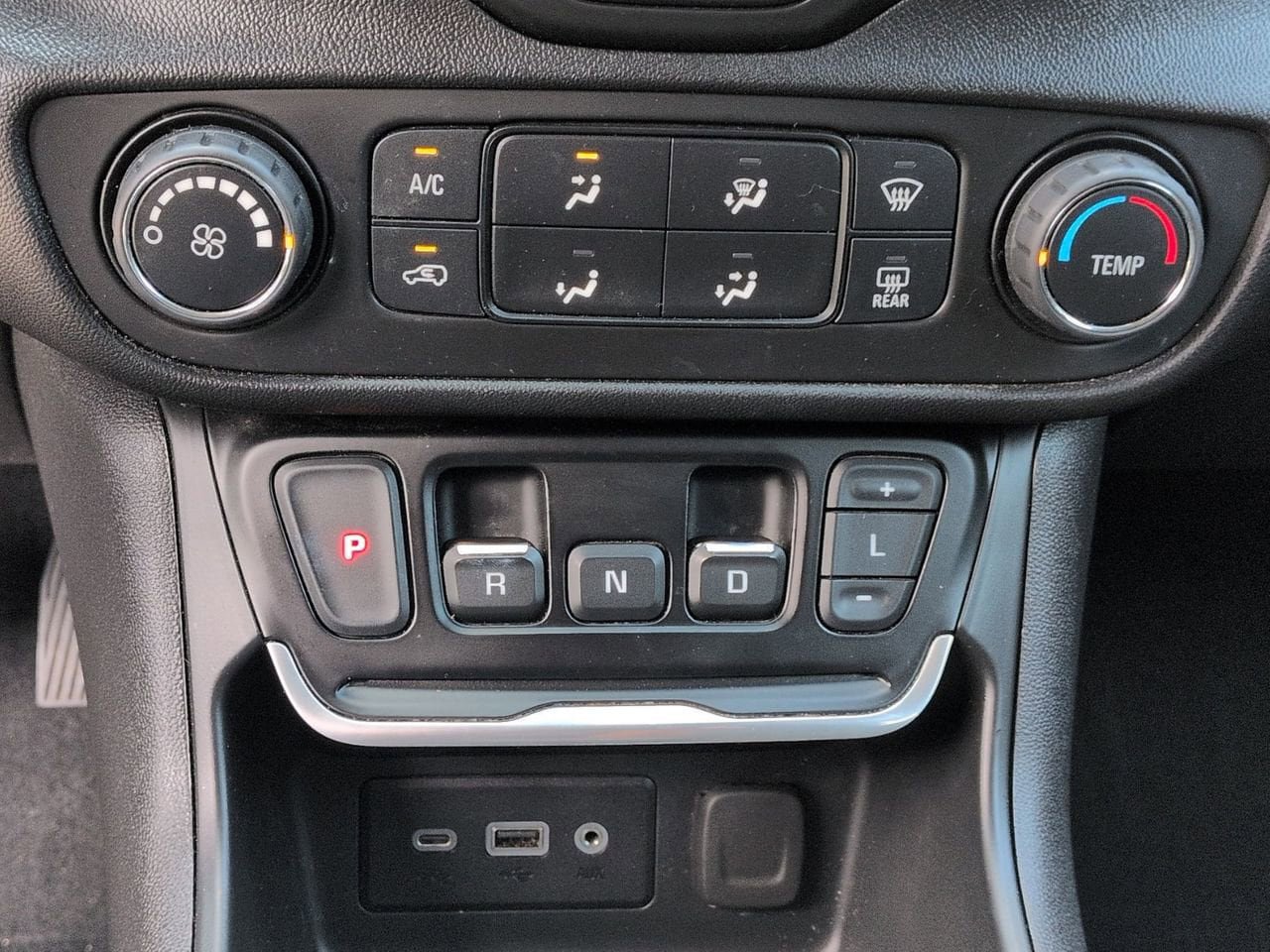 Used 2020 GMC Terrain SLE FWD image 18