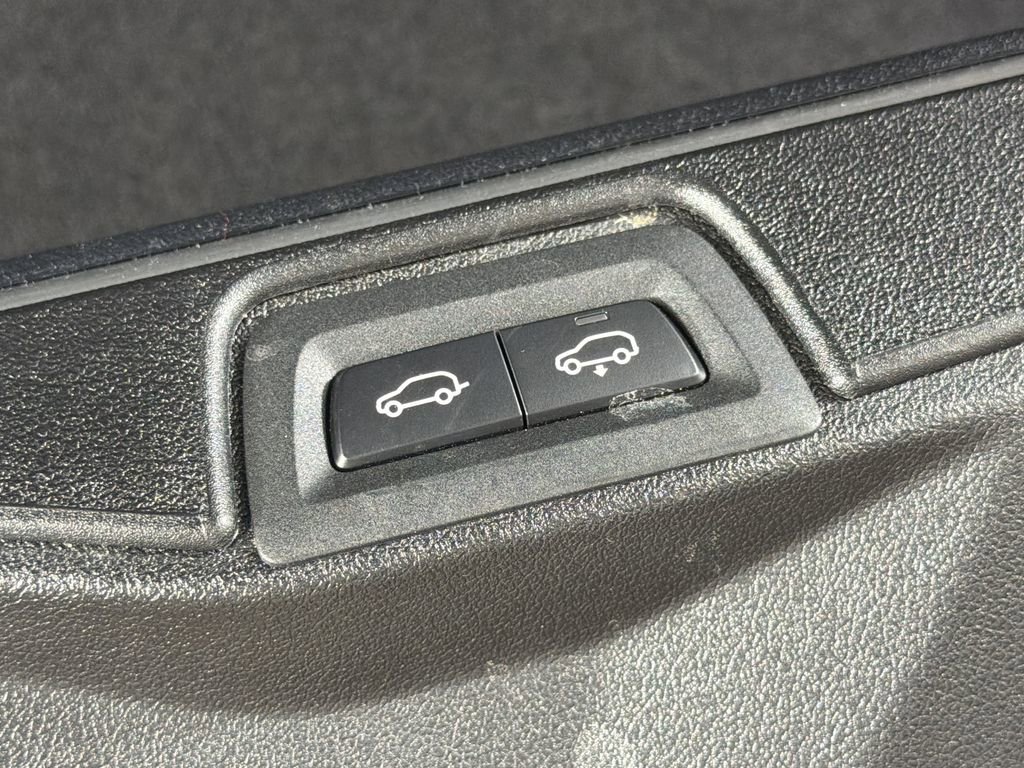 Used 2024 BMW X7 M60i w/ Executive Package image 19