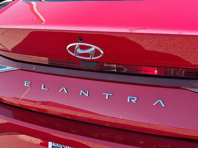 Certified 2023 Hyundai Elantra SE FWD image 23