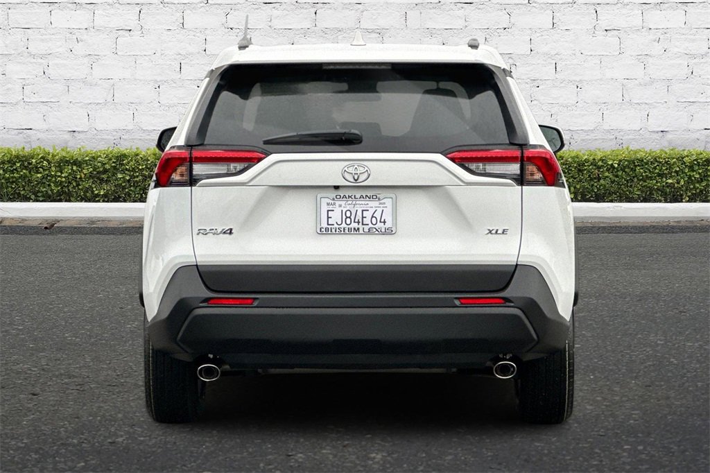 Used 2025 Toyota RAV4 XLE image 5