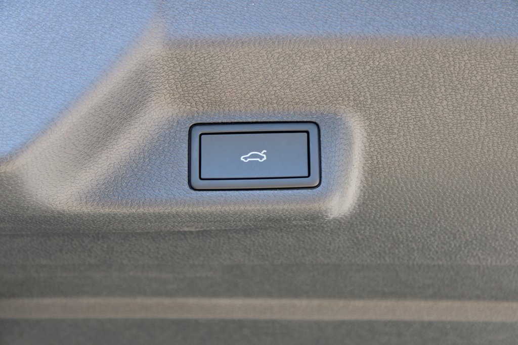 New 2025 Volkswagen ID. Buzz Pro S Plus image 21