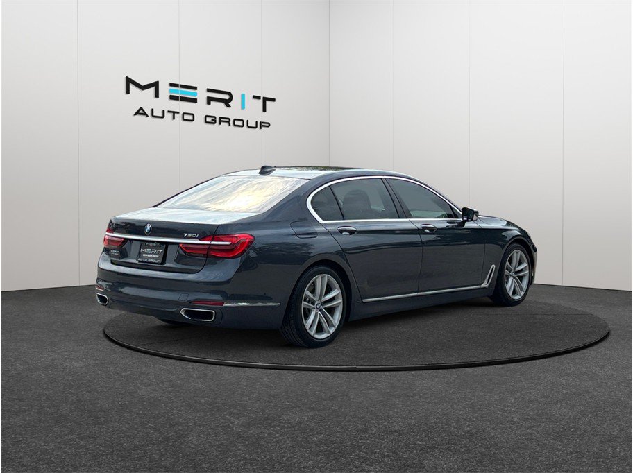 Used 2016 BMW 750i RWD image 8