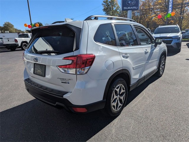 Used 2022 Subaru Forester Premium image 3