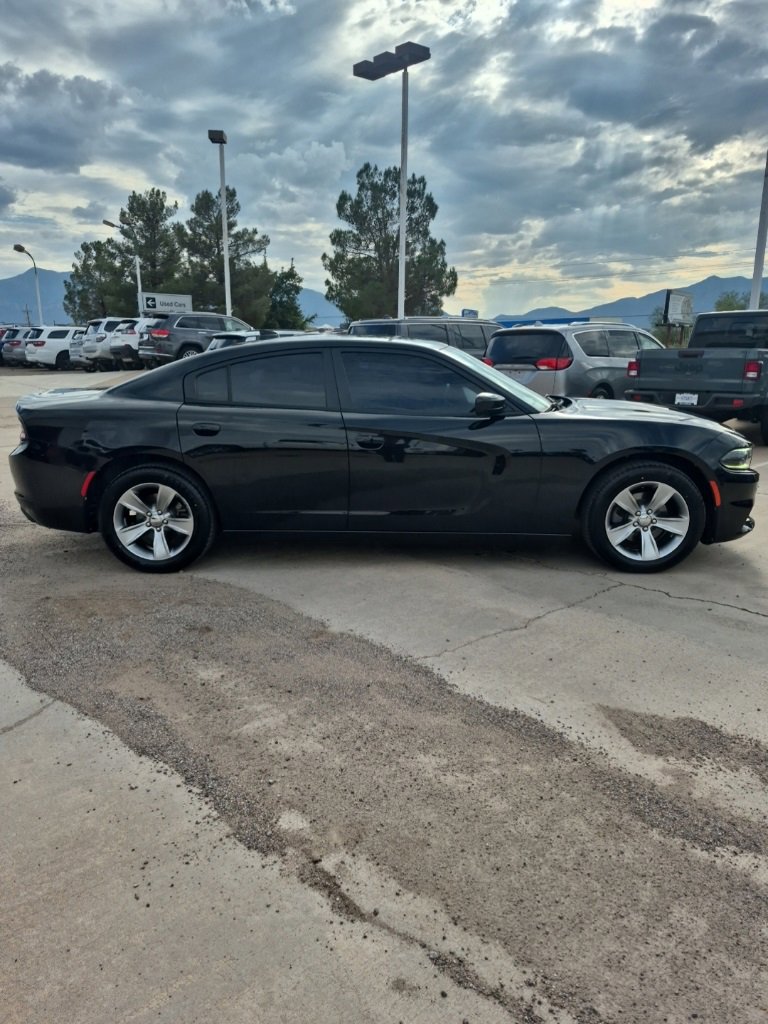 Certified 2018 Dodge Charger SXT Plus image 4
