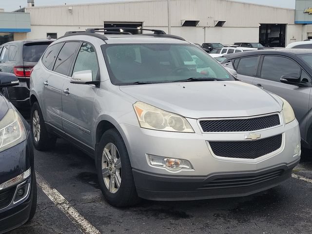 Used 2009 Chevrolet Traverse LT FWD image 2