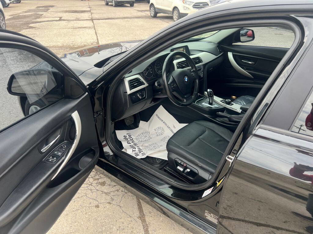 Used 2017 BMW 320i xDrive 320i xDrive AWD 4dr Sedan image 10