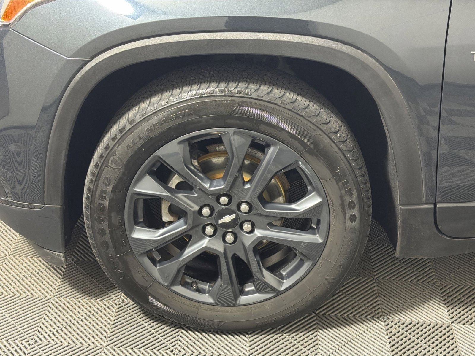 Used 2020 Chevrolet Traverse RS image 2