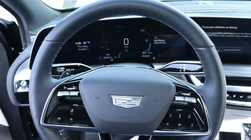 Certified 2024 Cadillac Lyriq Luxury AWD/4WD image 22