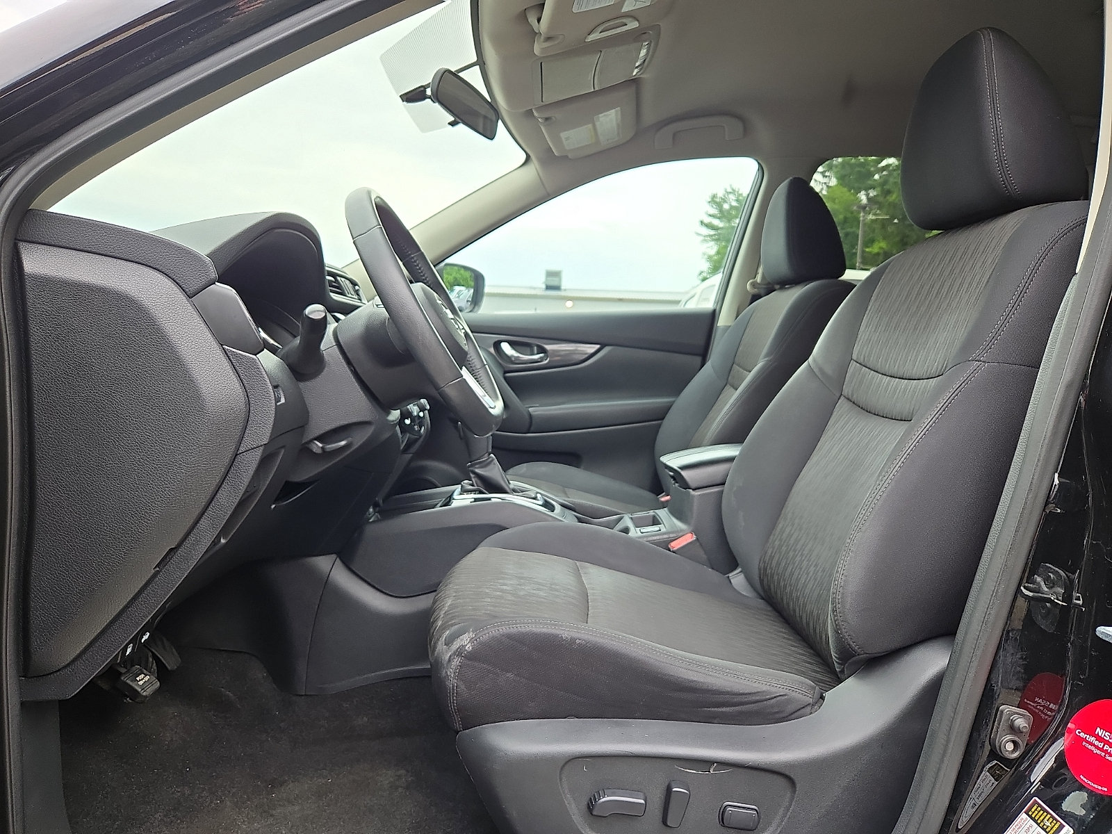 Used 2017 Nissan Rogue SV w/ Midnight Edition AWD/4WD image 12
