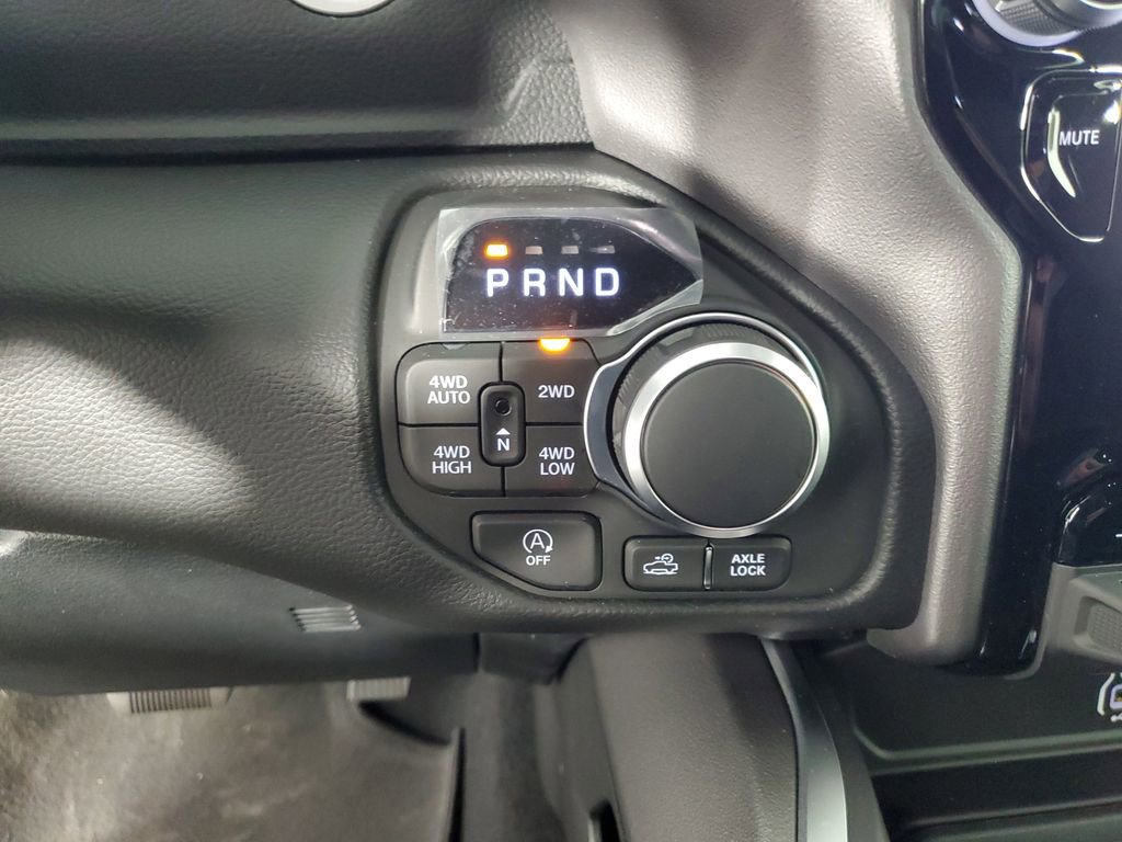 New 2026 RAM 1500 4x4 Crew Cab image 18