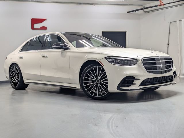 Used 2022 Mercedes-Benz S 580 4MATIC Sedan w/ AMG Line Package image 2