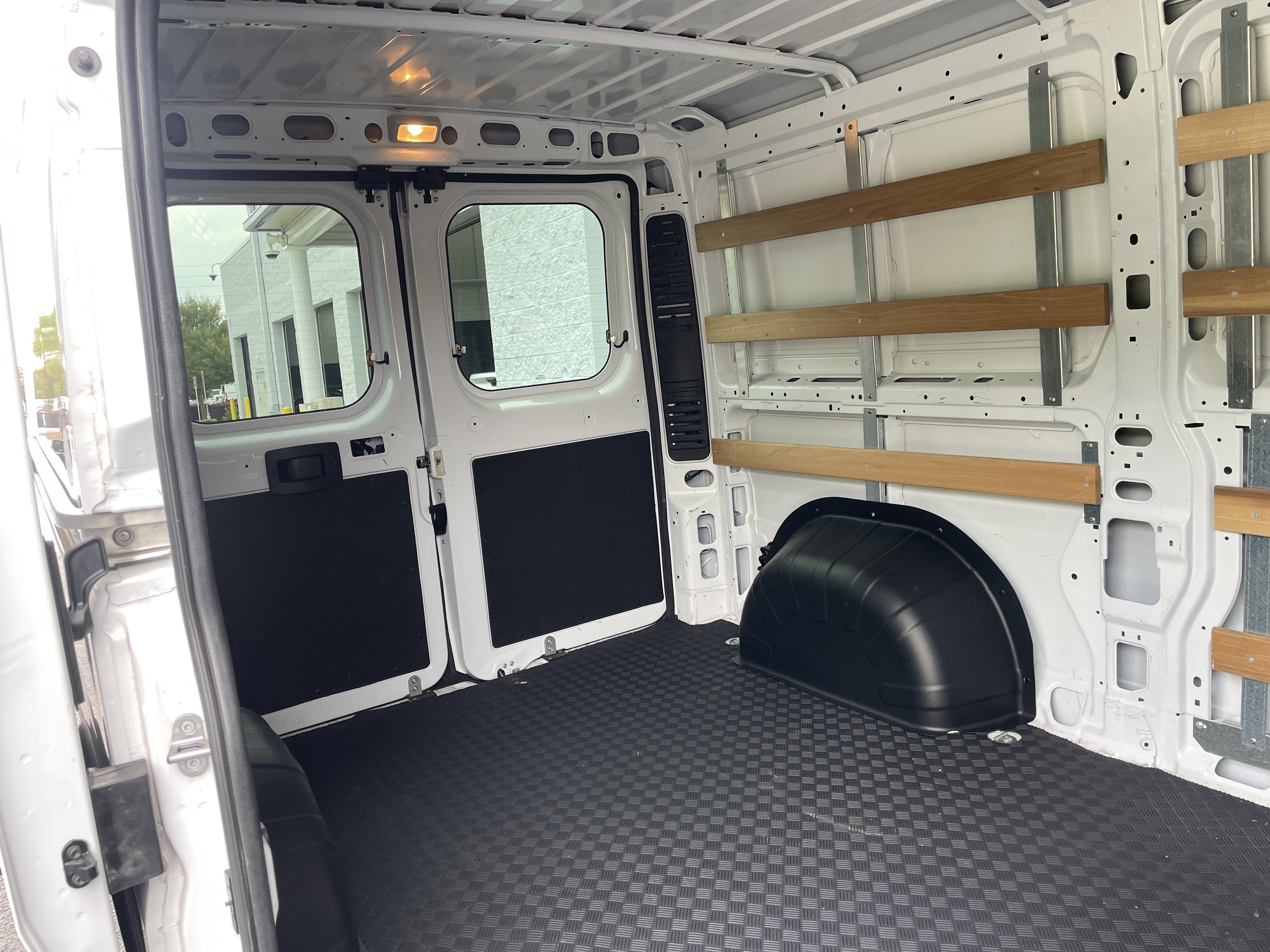 Used 2025 RAM ProMaster 2500 w/ U-Haul Equipment Group FWD image 29