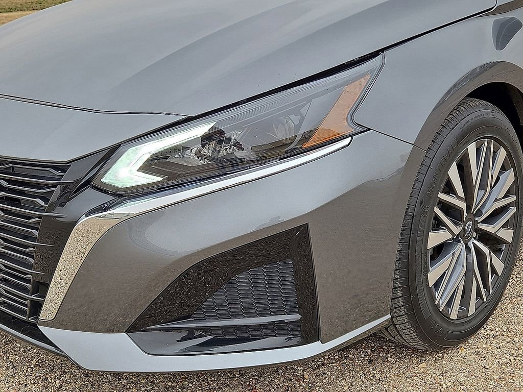 Used 2024 Nissan Altima 2.5 SV image 9