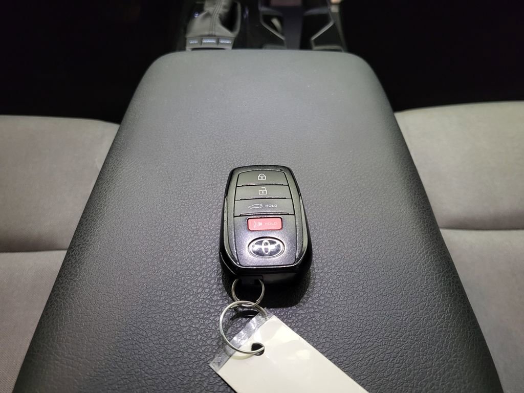 Used 2025 Toyota Camry LE image 41