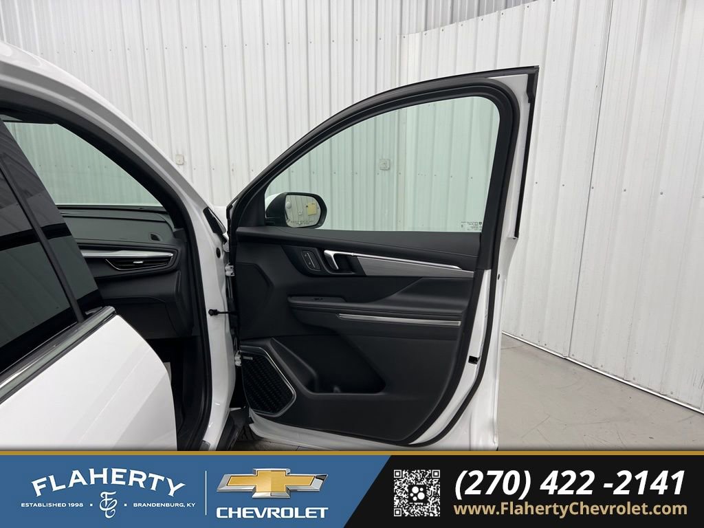 Used 2025 Buick Enclave Preferred AWD/4WD image 14