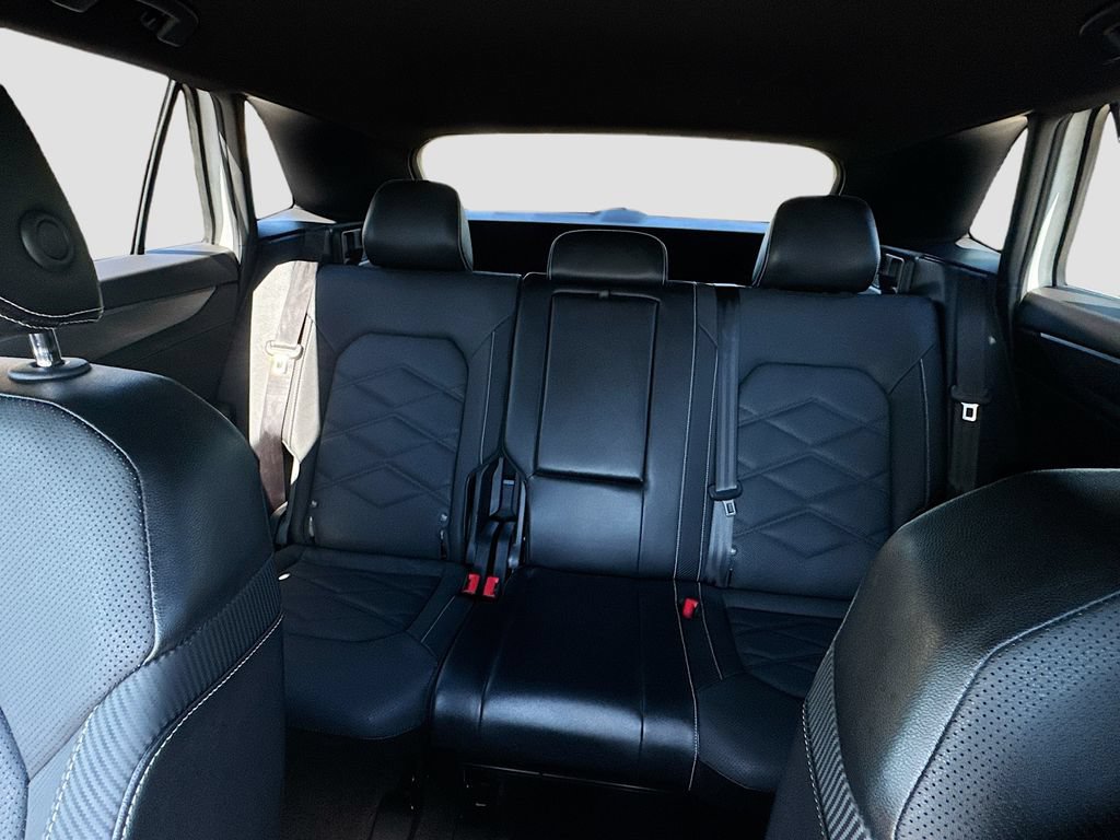 Used 2024 Volkswagen Atlas Cross Sport SE FWD image 25