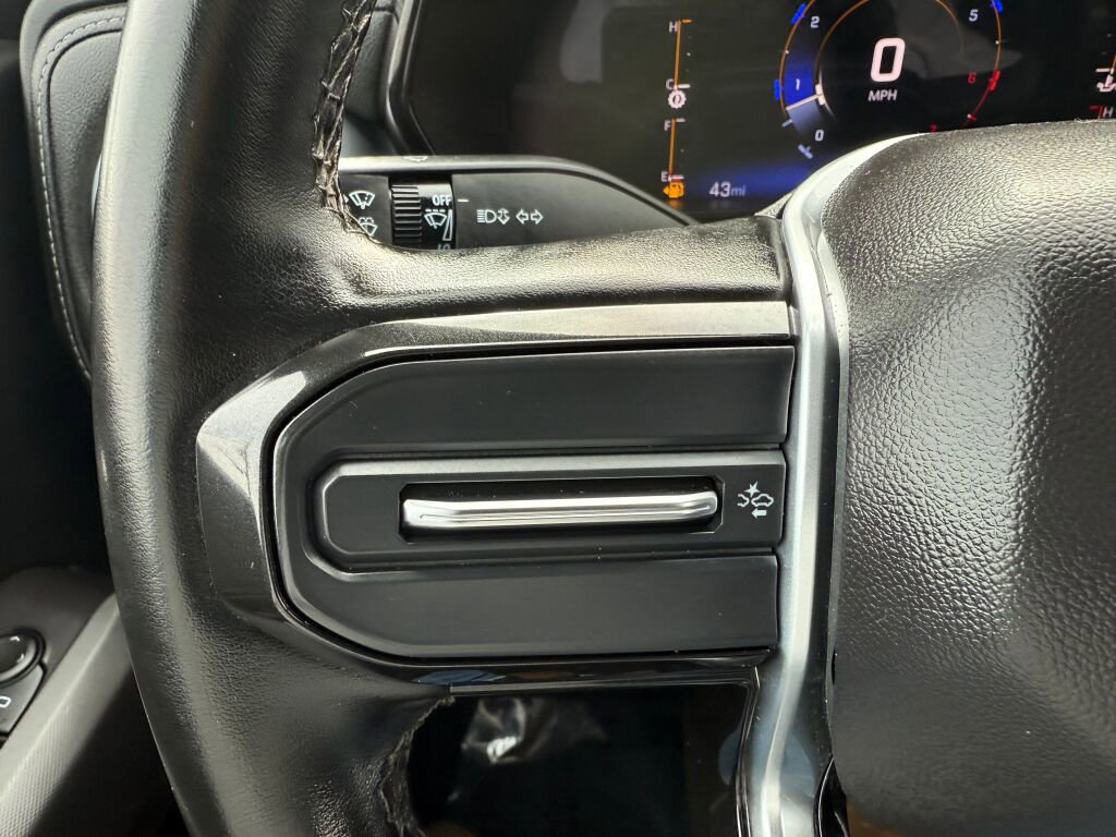 Used 2023 Chevrolet Colorado LT RWD image 14