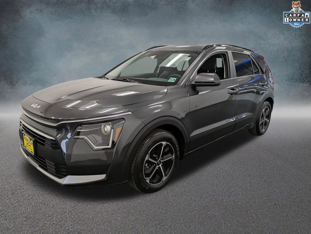 Used 2024 Kia Niro LX image 1