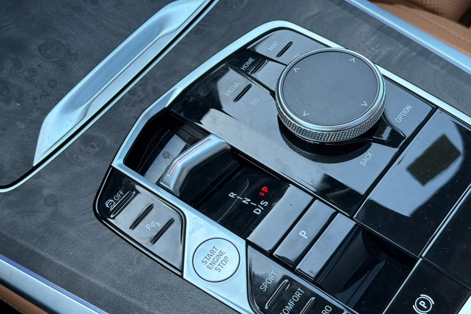 Certified 2024 BMW X5 xDrive40i w/ M Sport Package image 28