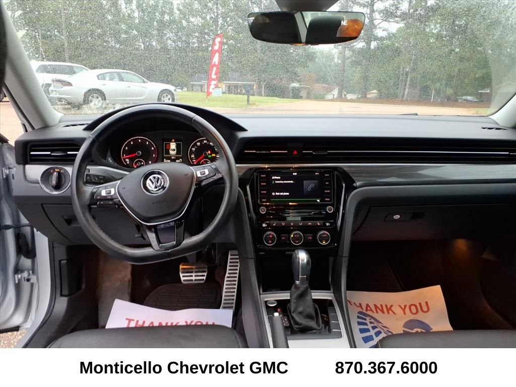 Used 2020 Volkswagen Passat 2.0T R-Line image 9