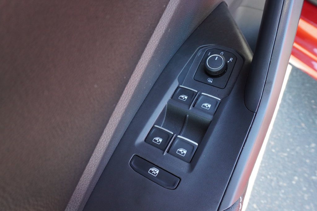 Used 2023 Volkswagen Jetta SE FWD image 16