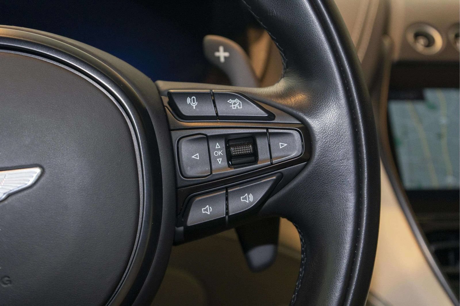 Used 2024 Aston Martin DBX AWD/4WD image 32