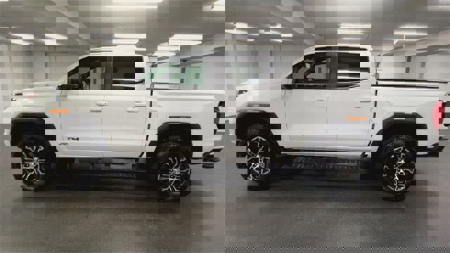 Certified 2024 GMC Canyon AT4 image 5