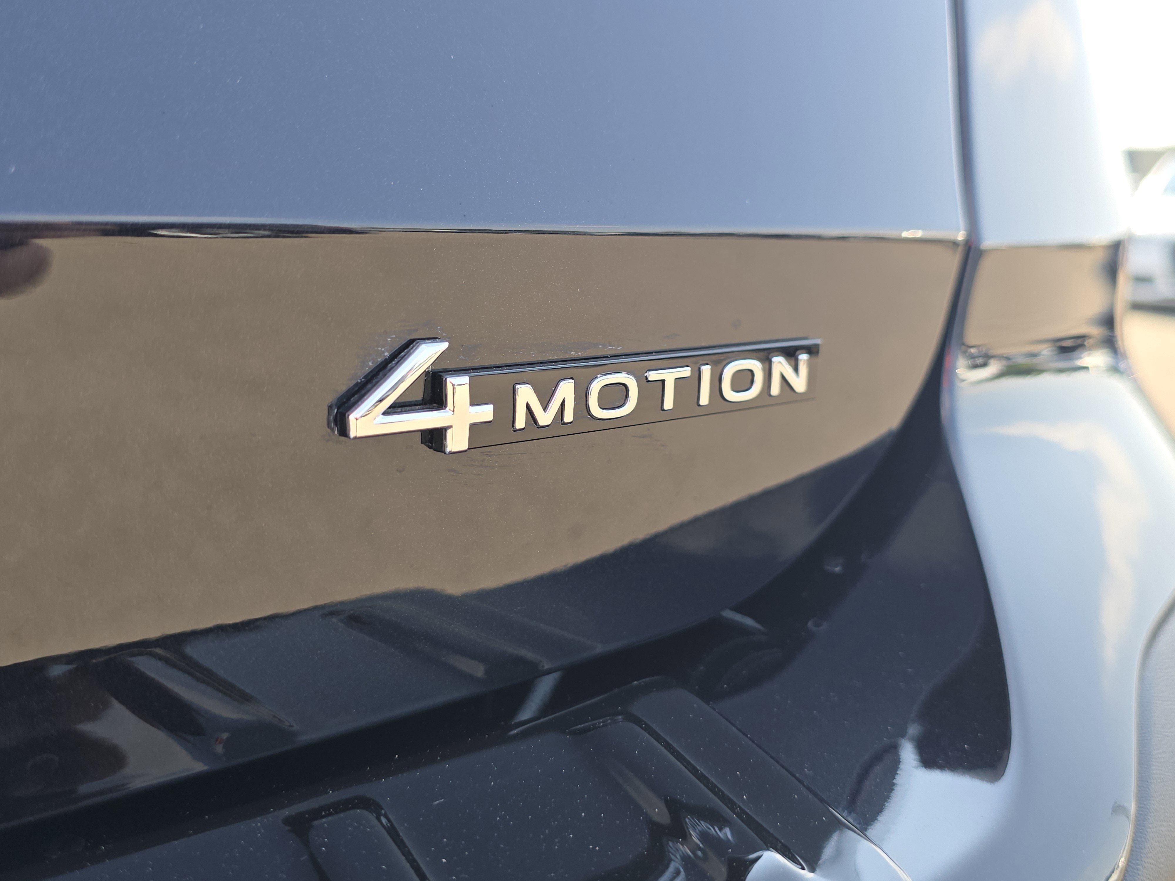 New 2025 Volkswagen Taos SEL image 26