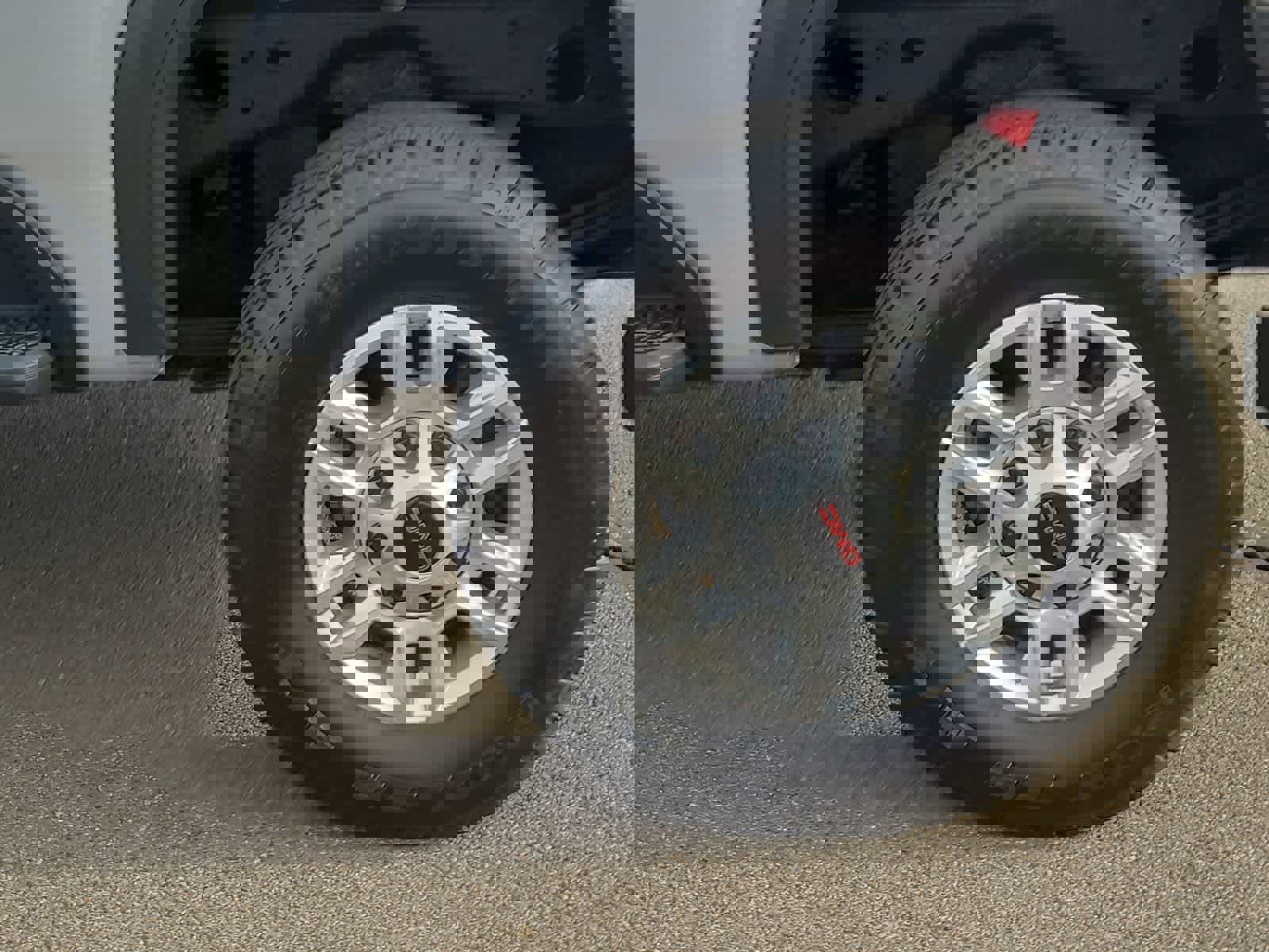 Used 2020 GMC Sierra 2500 SLE image 16