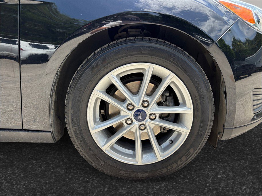 Used 2018 Ford Focus SE FWD image 12