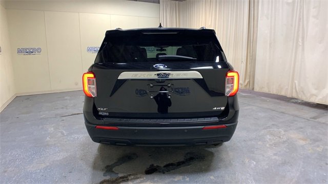 Used 2022 Ford Explorer XLT image 4