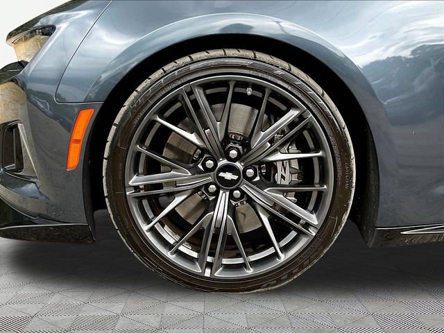 Used 2019 Chevrolet Camaro ZL1 RWD image 34