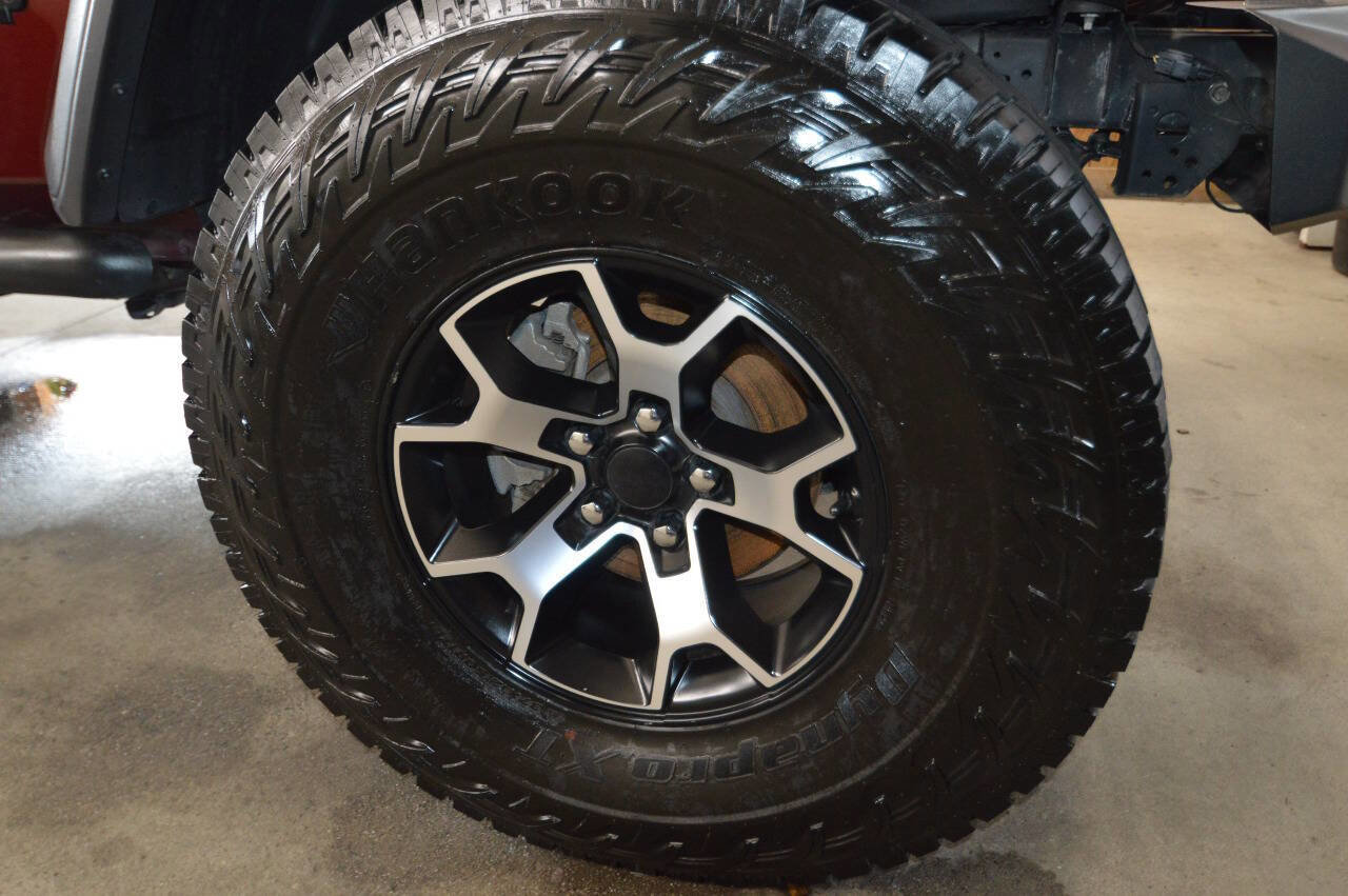 Used 2021 Jeep Gladiator Sport image 3