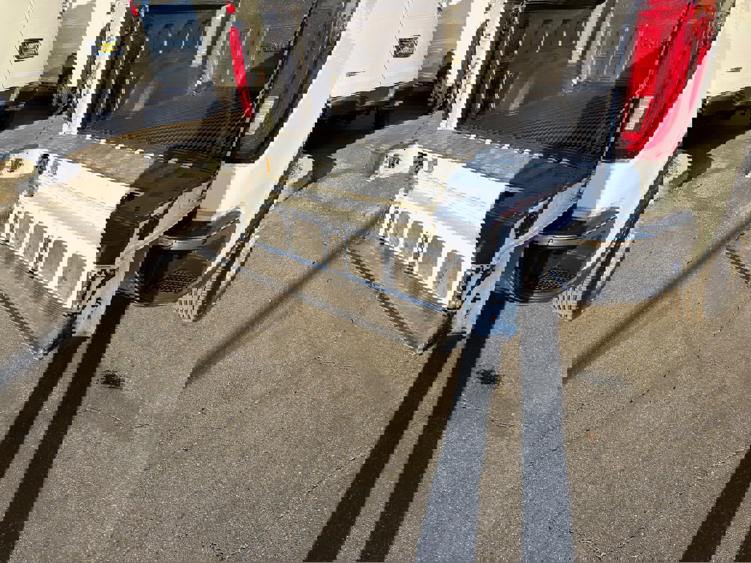 Used 2024 GMC Sierra 1500 SLT image 19