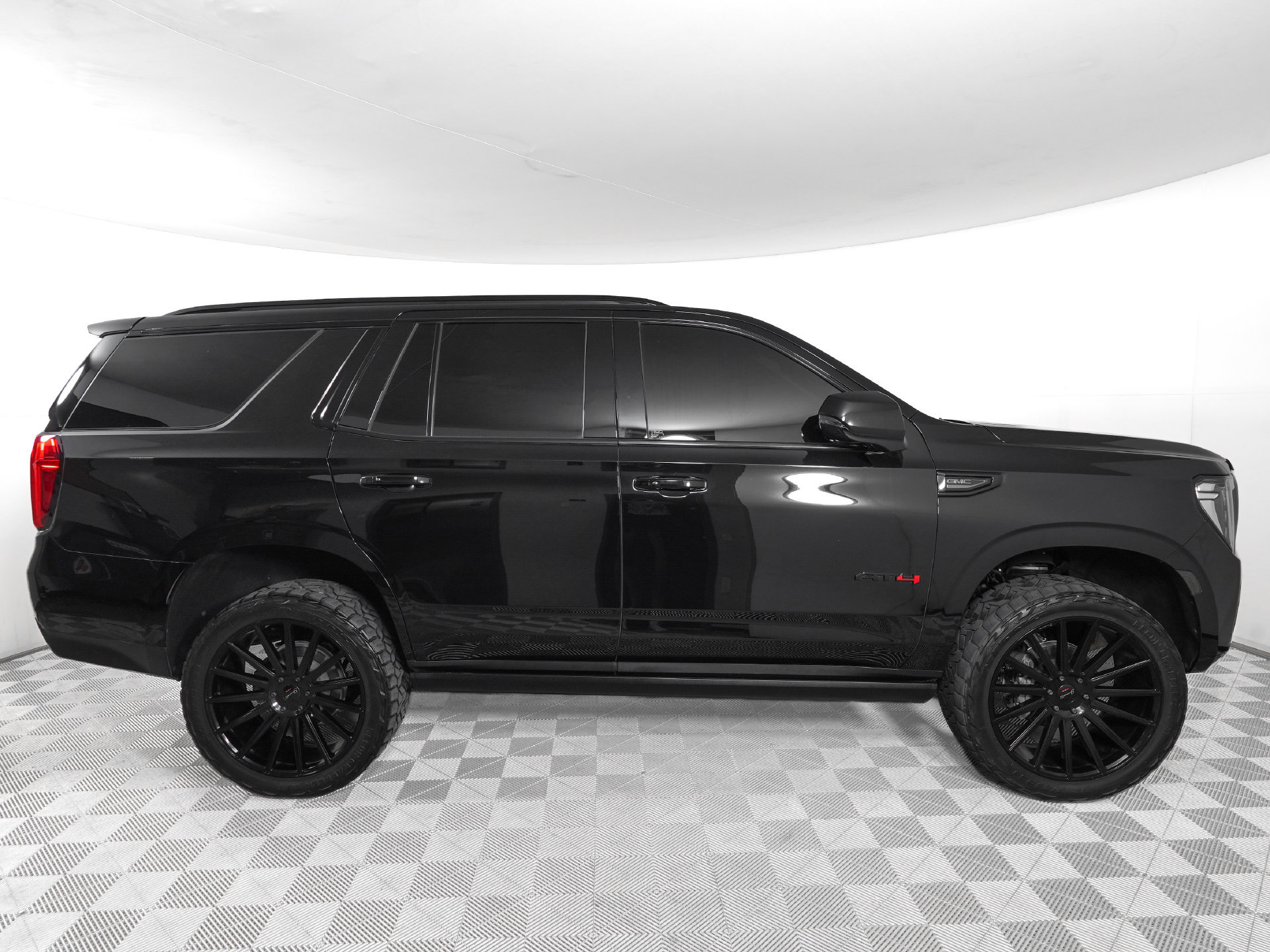 Used 2023 GMC Yukon AT4 w/ Max Trailering Package AWD/4WD image 4