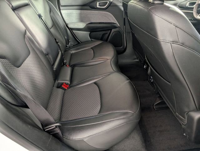 Used 2024 Jeep Compass Latitude image 28