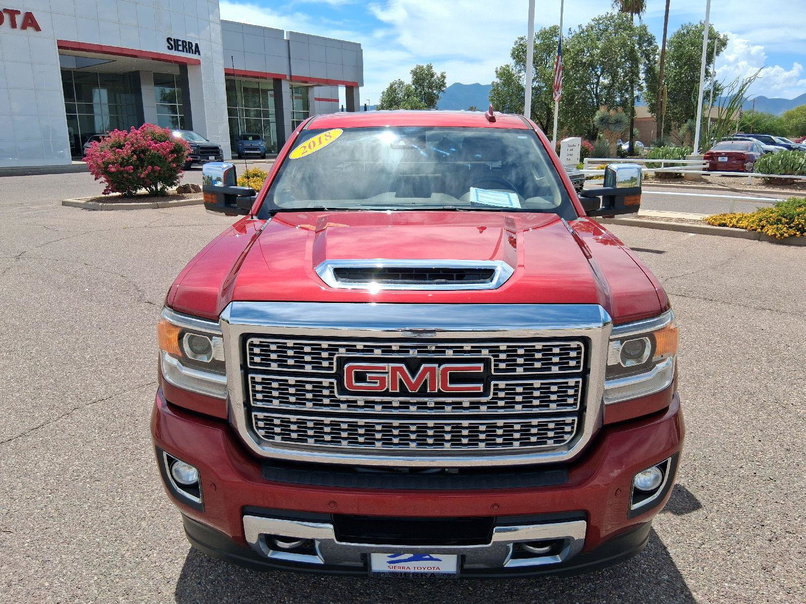 Used 2018 GMC Sierra 2500 Denali w/ Duramax Plus Package AWD/4WD image 9
