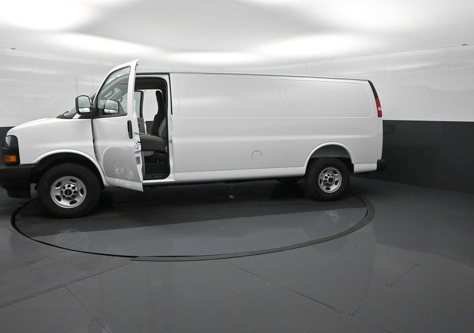 New 2026 GMC Savana 3500 Extended w/ Driver Convenience Package RWD image 27