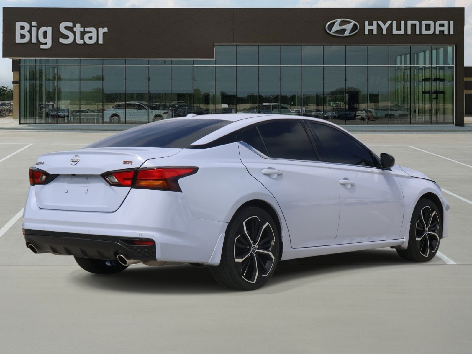 Used 2025 Nissan Altima 2.5 SR w/ SR Premium Package FWD image 4