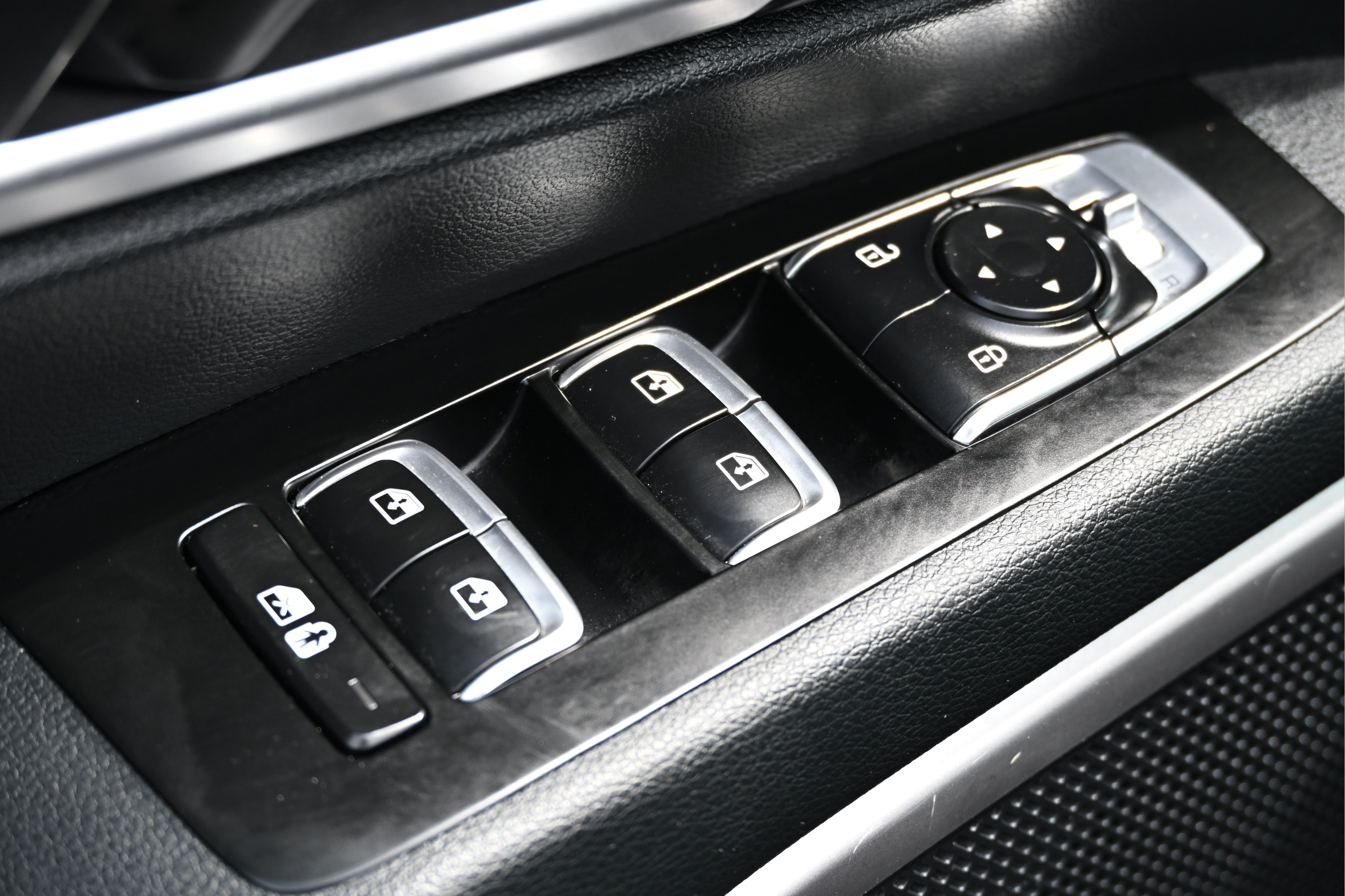 Used 2025 Kia Telluride S AWD/4WD image 17