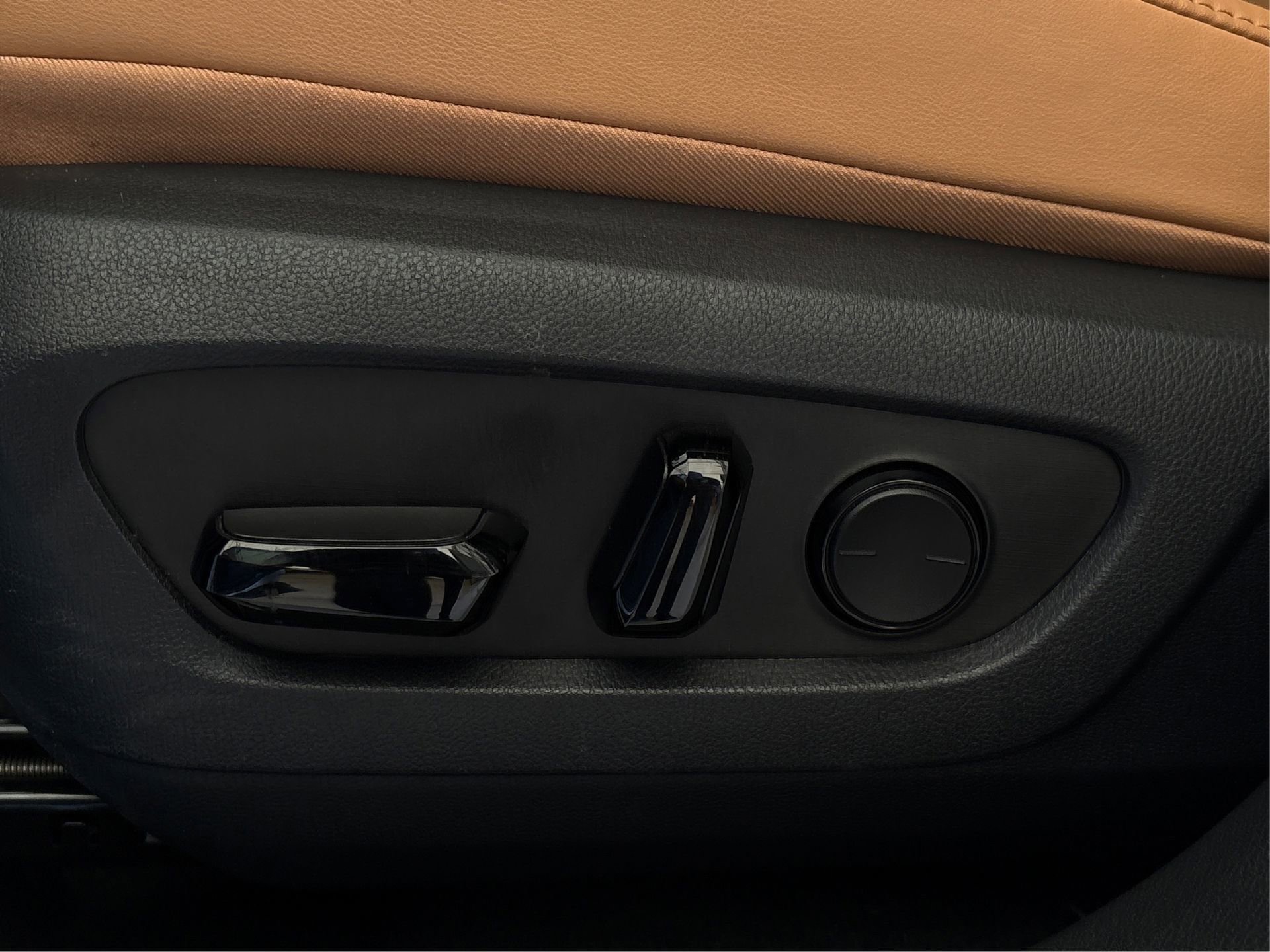 Used 2025 Lexus RX 350 FWD w/ Technology Package image 29