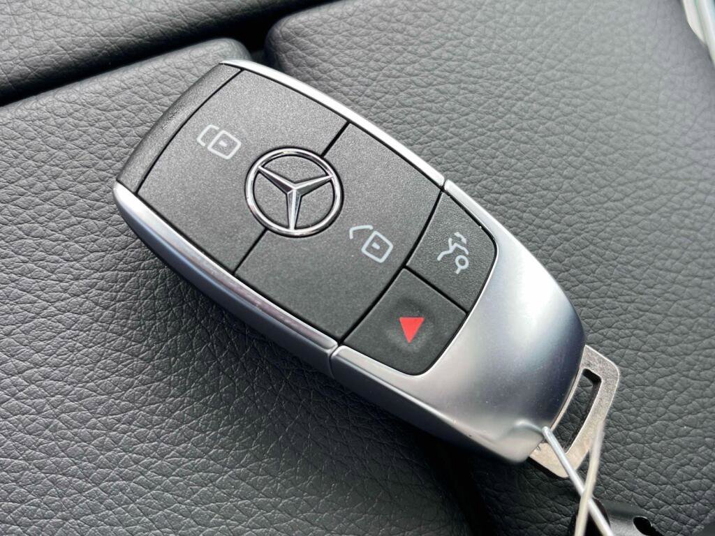 New 2026 Mercedes-Benz GLE 450 4MATIC Coupe image 4