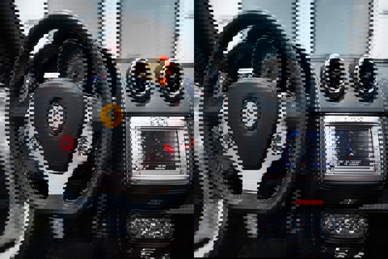 Used 2014 Ferrari California image 25