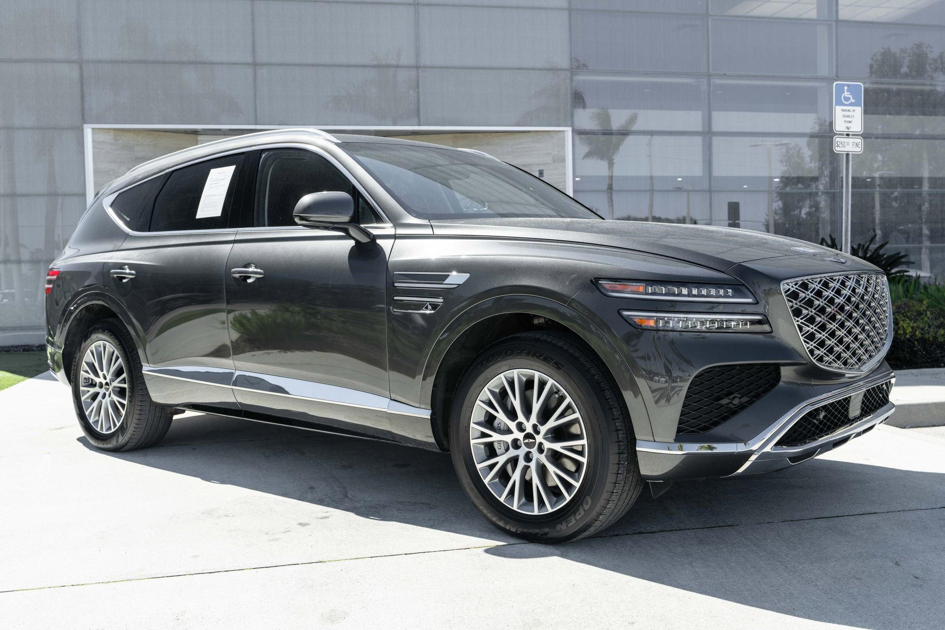 Used 2025 Genesis GV80 2.5T Standard image 3