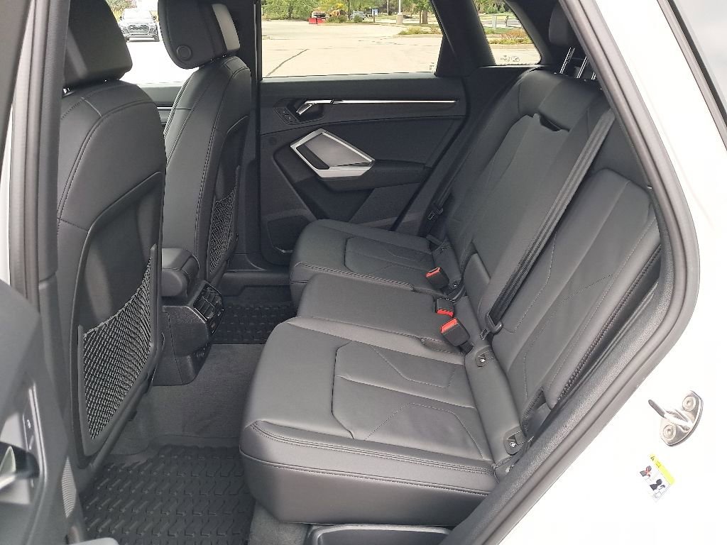 New 2025 Audi Q3 2.0T Premium image 13