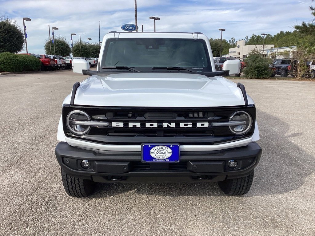 New 2025 Ford Bronco Outer Banks image 2