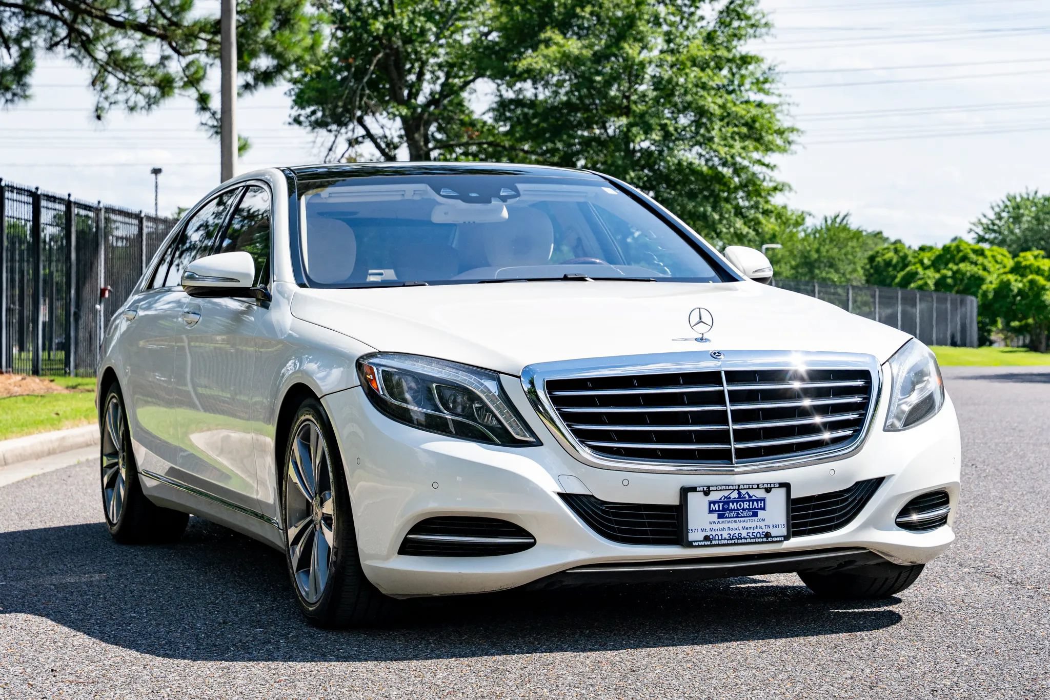 Used 2017 Mercedes-Benz S 550 4MATIC Sedan image 3
