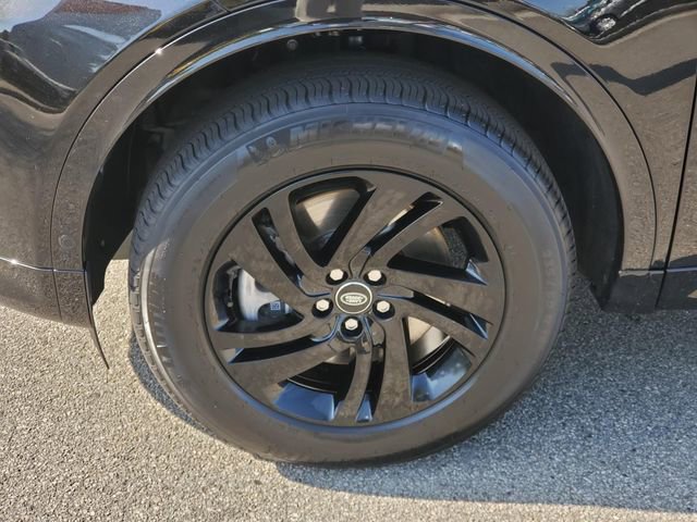 Used 2025 Land Rover Discovery Sport S image 9