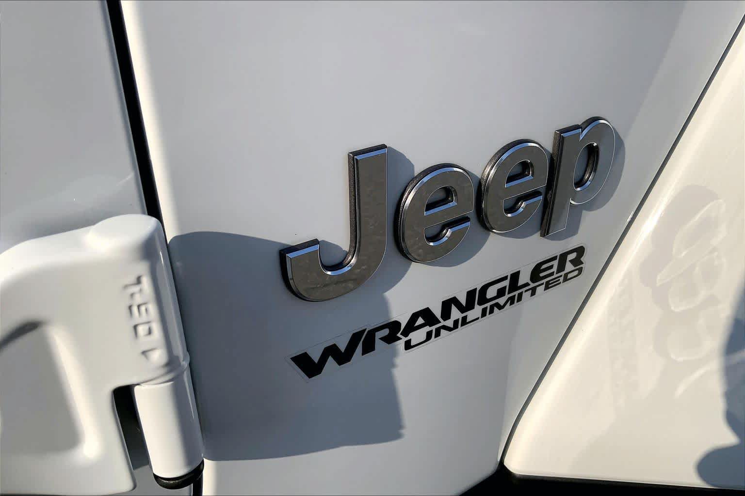 Used 2021 Jeep Wrangler Unlimited Sahara AWD/4WD image 10
